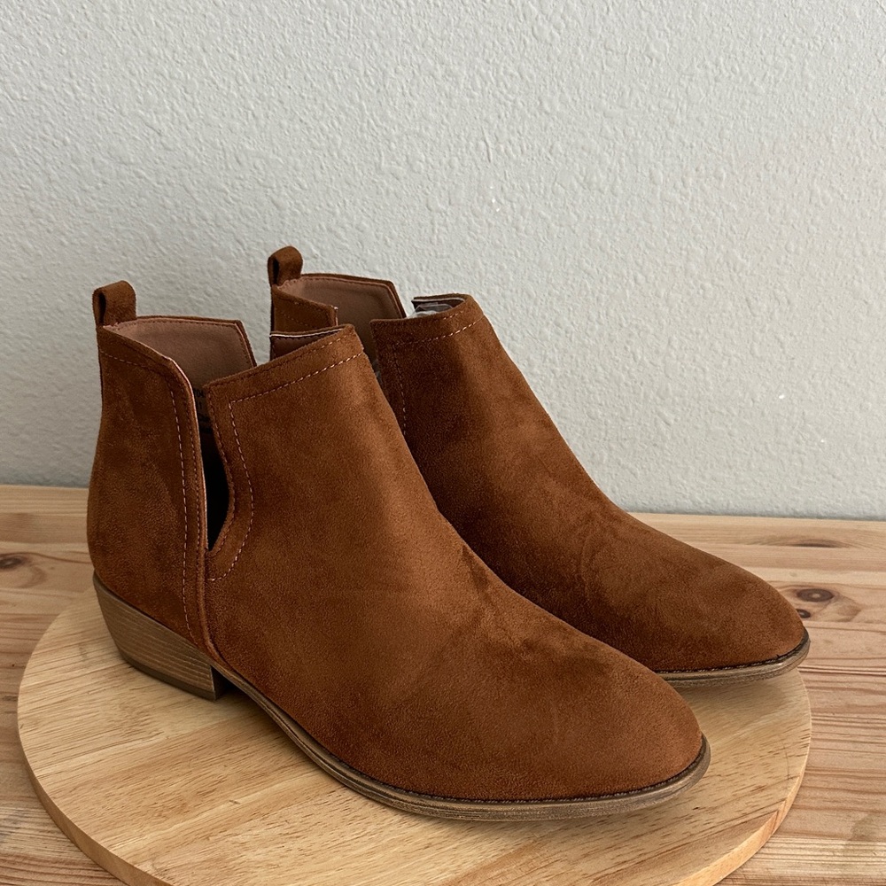 Journee Collection Womens Rimi Block Heel Booties 11 new